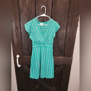 Flutter sleeve dress